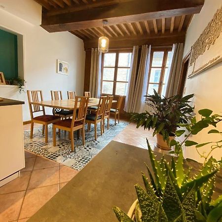 Vaste Appartement Centre Historique De Dole Bagian luar foto