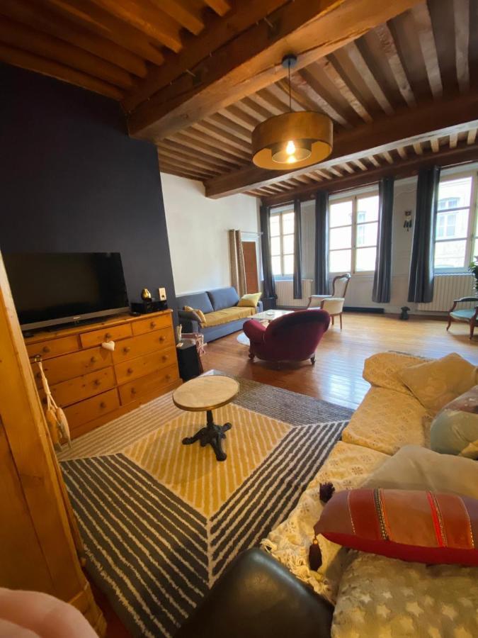 Vaste Appartement Centre Historique De Dole Bagian luar foto